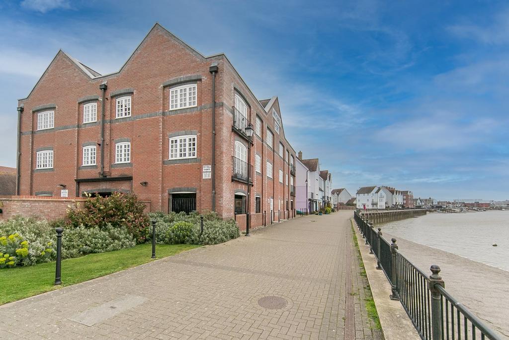 West Quay, Wivenhoe, Colchester, CO7 1 bed apartment £249,995
