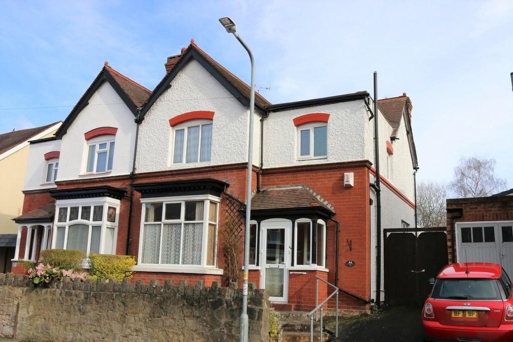 Woodfield Avenue, Penn 3 bed semidetached house £280,000