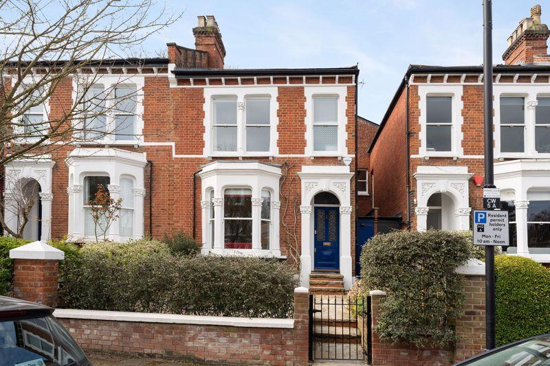 Cromwell Avenue, Highgate Village, N6 4 bed semidetached house £
