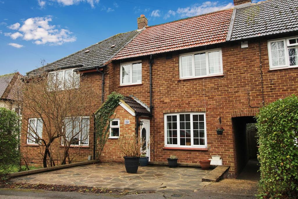Hall Mead, Letchworth Garden City, SG6 3 bed terraced house £325,000