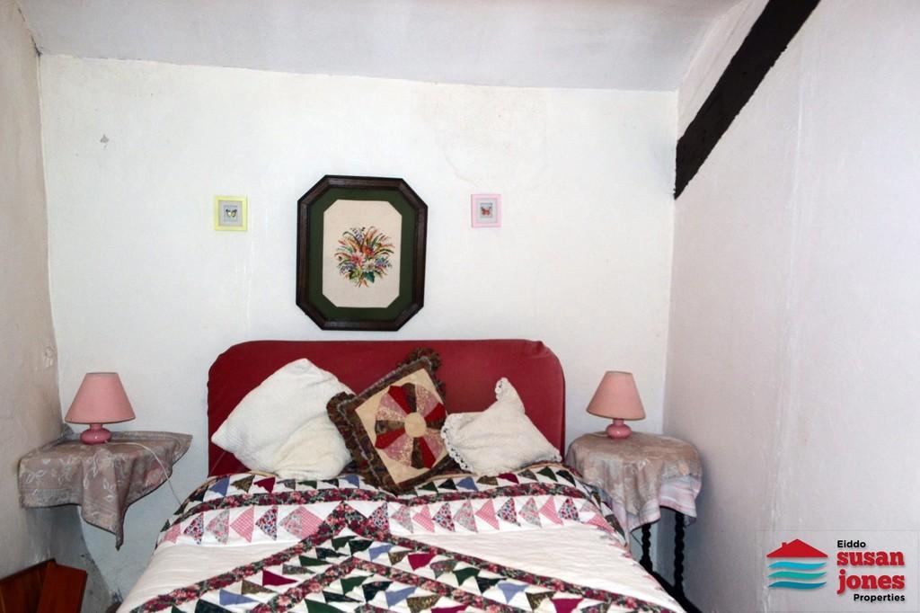 Tyddyn Isa bedroom 2