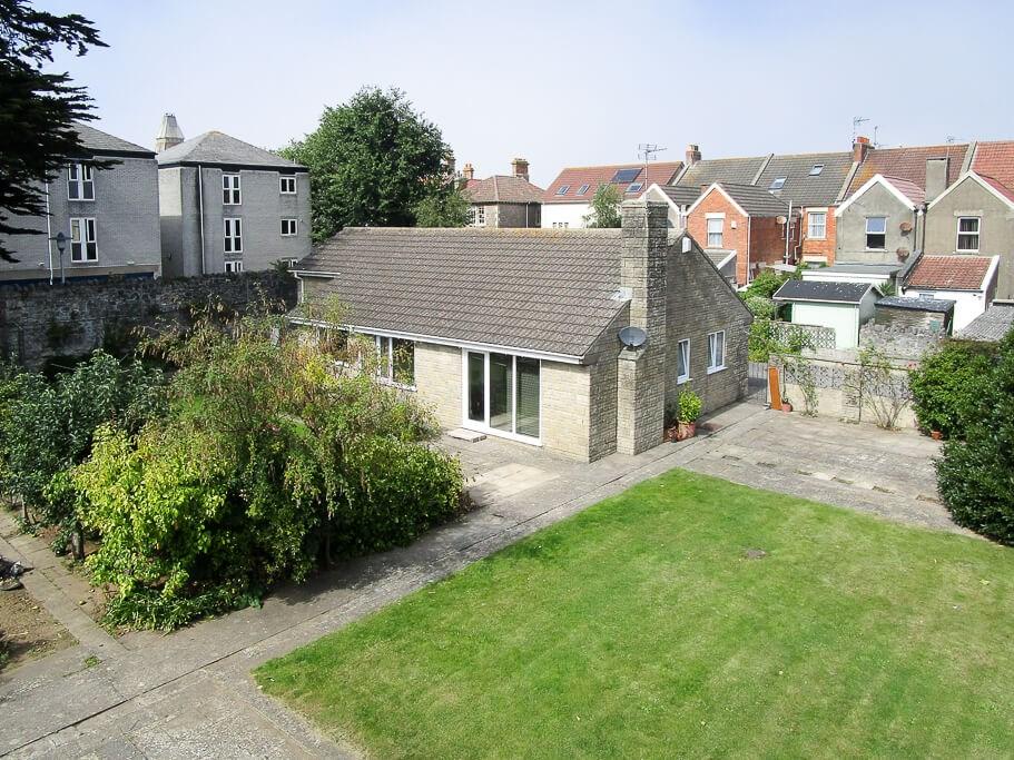 Quantock Road, WestonSuperMare, BS23 3 bed detached bungalow £400,000
