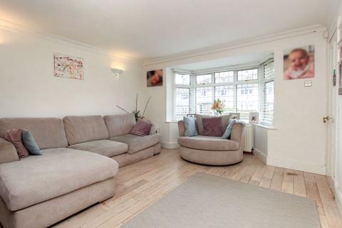 7 Rowcroft, Hemel Hempstead, HP1 2JF