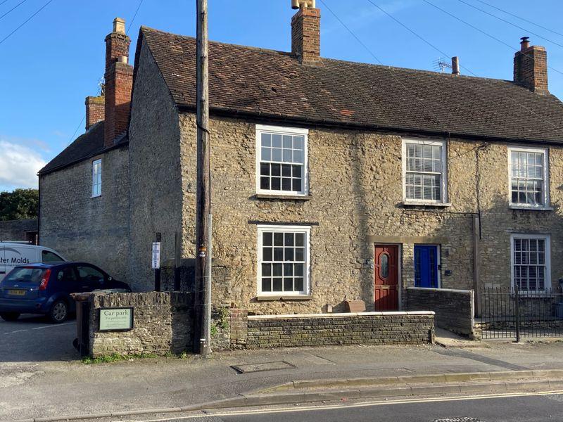 Field Street, Bicester 3 bed end of terrace house £385,000