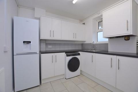 1 bedroom apartment to rent, Grove Avenue, Pinner