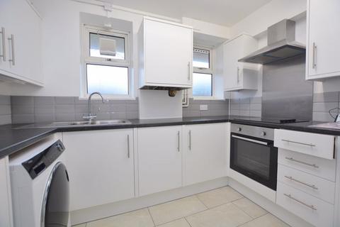 1 bedroom apartment to rent, Grove Avenue, Pinner