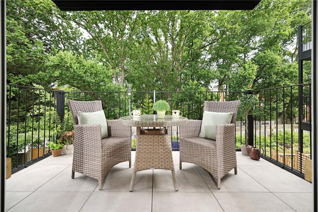 Plot 21