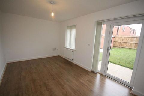 3 bedroom semi-detached house to rent, Malford Street, Openshaw