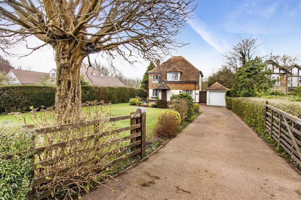 Eridge Road, Crowborough 4 bed detached house £780,000