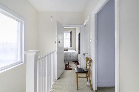 395 Bury Street West, London, N9 9JR