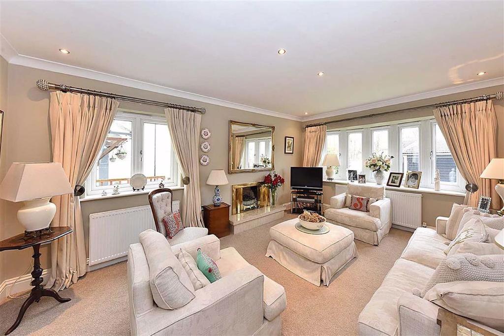 Bridge Green, Prestbury 4 bed detached house for sale £950,000