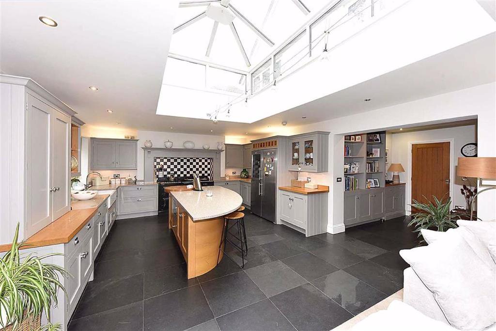 Bridge Green, Prestbury 4 bed detached house for sale £950,000