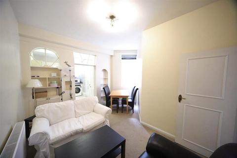 2 bedroom flat to rent, Bell Street, Marylebone, London NW1