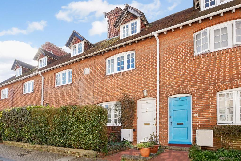 Little London, Chichester 2 bed house £1,200 pcm (£277 pw)