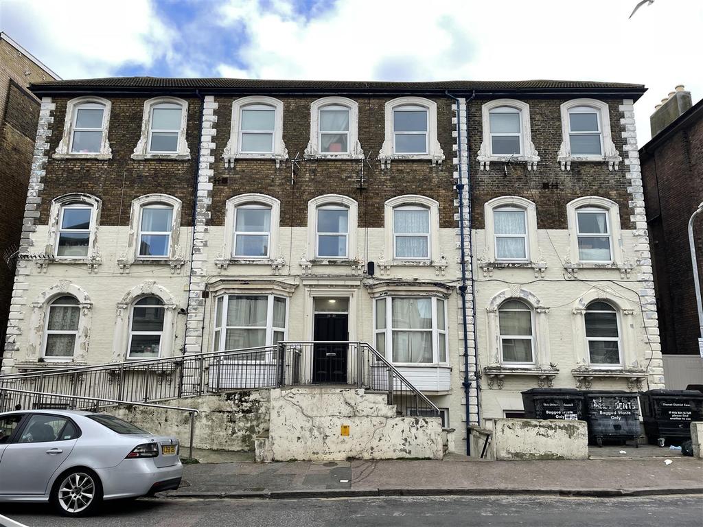 Athelstan Road, Margate 1 bed flat £600 pcm (£138 pw)