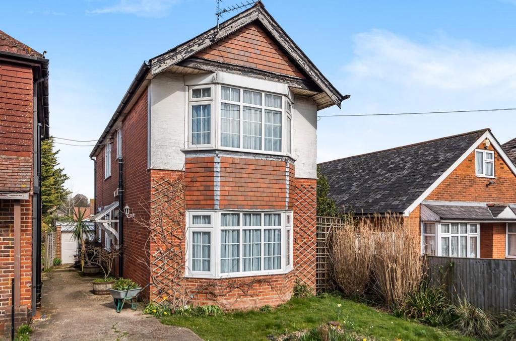 Shaftesbury Avenue, Chandler's Ford 3 bed detached house £450,000