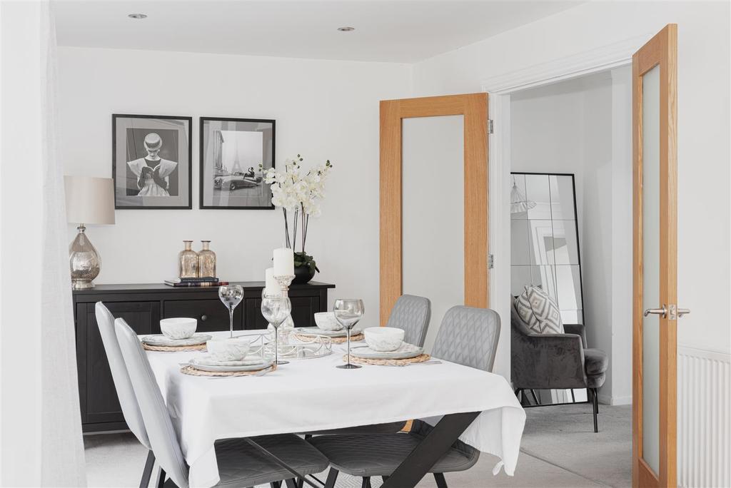 Mark Street, Reigate 4 bed semidetached house for sale £700,000