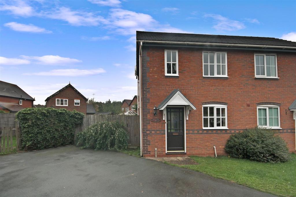 Cabin Lane, Oswestry 2 bed semidetached house £615 pcm (£142 pw)