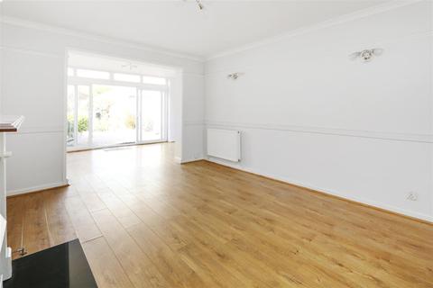 25 Dorothy Evans Close, Bexleyheath, DA7 6AJ