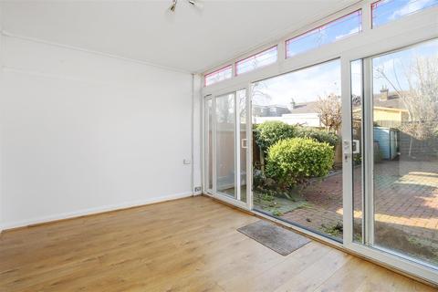 25 Dorothy Evans Close, Bexleyheath, DA7 6AJ