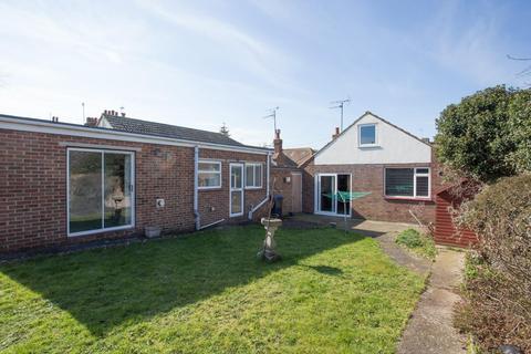 2 bedroom detached bungalow for sale - Holly Gardens, Margate