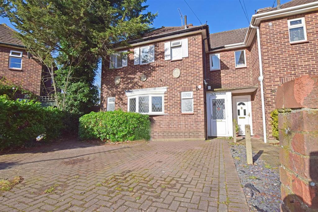 Longford Close, Hampton Hill 3 bed semidetached house £2,150 pcm (£