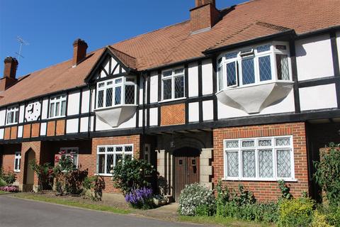 12 Holman Court, Ewell, Epsom, KT17 2AJ