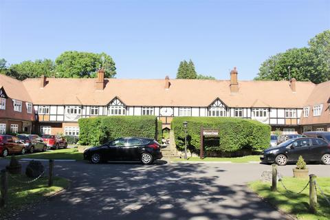 12 Holman Court, Ewell, Epsom, KT17 2AJ