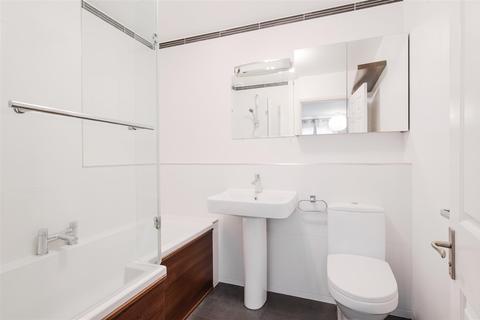 2 Amber Court, 100 Richmond Road, London, SW20 0PD