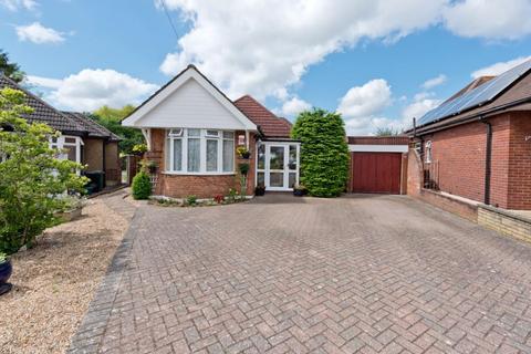 17 West Mead, Epsom, KT19 0BJ