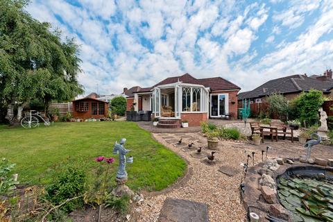 17 West Mead, Epsom, KT19 0BJ