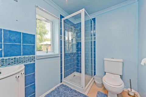 17 West Mead, Epsom, KT19 0BJ