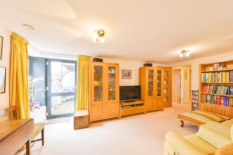 1 bedroom apartment for sale - Mandeville Court, Darkes Lane, Potters Bar, Hertfordshire, EN6 1BZ