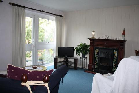 1 Heatherside Road, Epsom, KT19 9QS