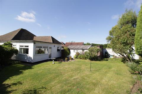 5 Moormead Drive, Epsom, KT19 0PX