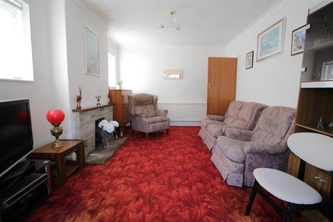 5 Moormead Drive, Epsom, KT19 0PX