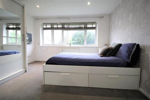 14 The Orchard, Epsom, KT17 1NN
