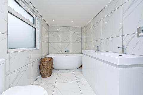 15 Ewell By Pass, Epsom, KT17 2PZ