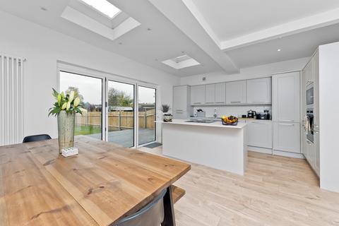 15 Ewell By Pass, Epsom, KT17 2PZ