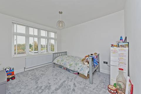 15 Ewell By Pass, Epsom, KT17 2PZ