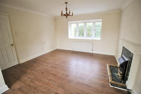 12 Bluegates, Ewell, Epsom, KT17 2SA