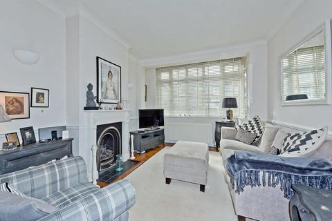 69 Stoneleigh Avenue, Worcester Park, KT4 8XY