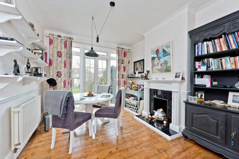 69 Stoneleigh Avenue, Worcester Park, KT4 8XY