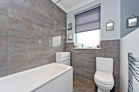 69 Stoneleigh Avenue, Worcester Park, KT4 8XY