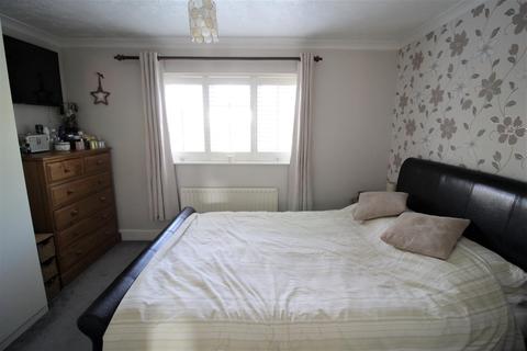 41 Primrose Walk, Ewell, Epsom, KT17 2EZ