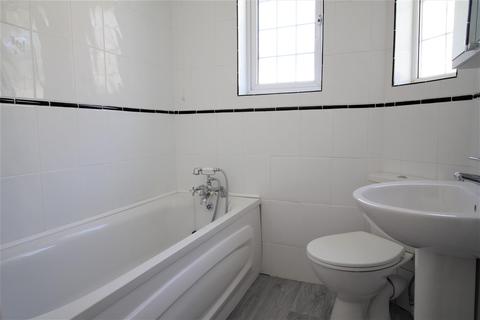 25 Beaufort Way, Ewell, Epsom, KT17 2PS