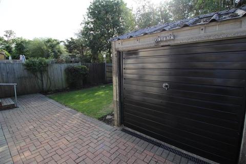 25 Beaufort Way, Ewell, Epsom, KT17 2PS