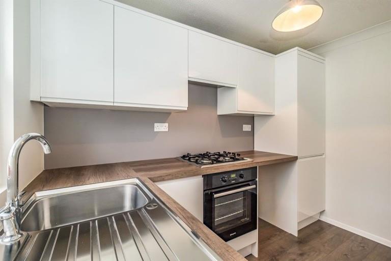 Kitchen 2.jpg