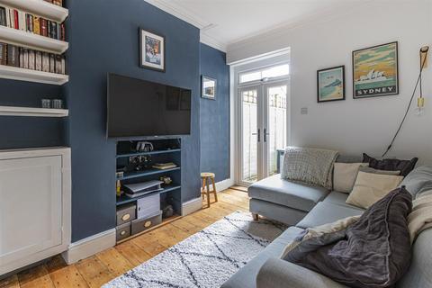 37 Amesbury Road, Cardiff, CF23 5DW