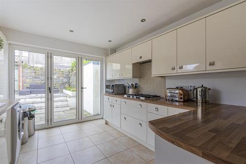 37 Amesbury Road, Cardiff, CF23 5DW